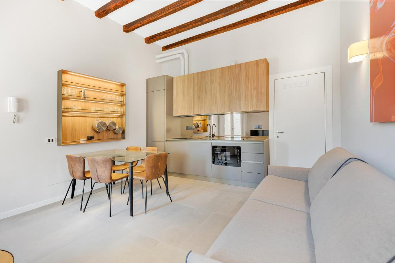 Alessia'S Flat - Naviglio Grande 2 Apartment บุชชินาสโก ภายนอก รูปภาพ