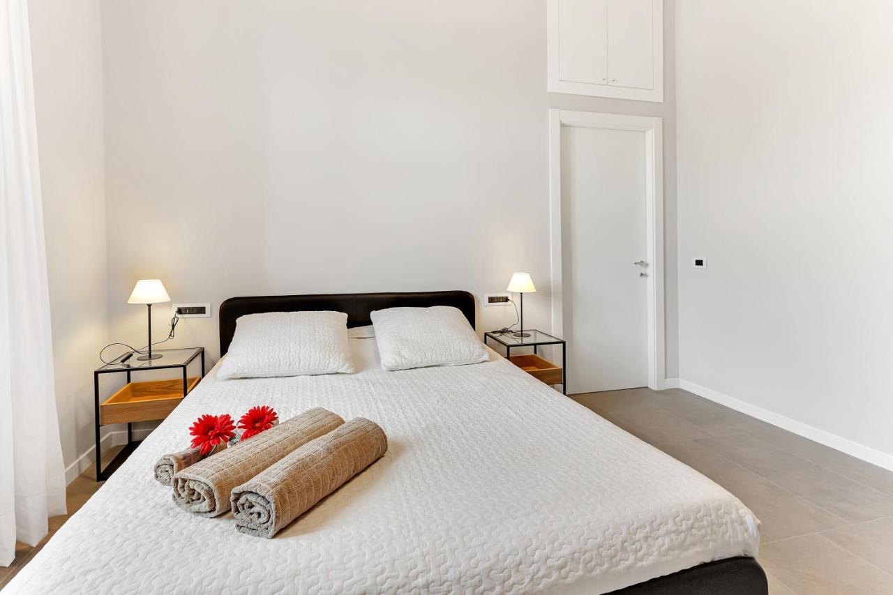 Alessia'S Flat - Naviglio Grande 2 Apartment บุชชินาสโก ภายนอก รูปภาพ